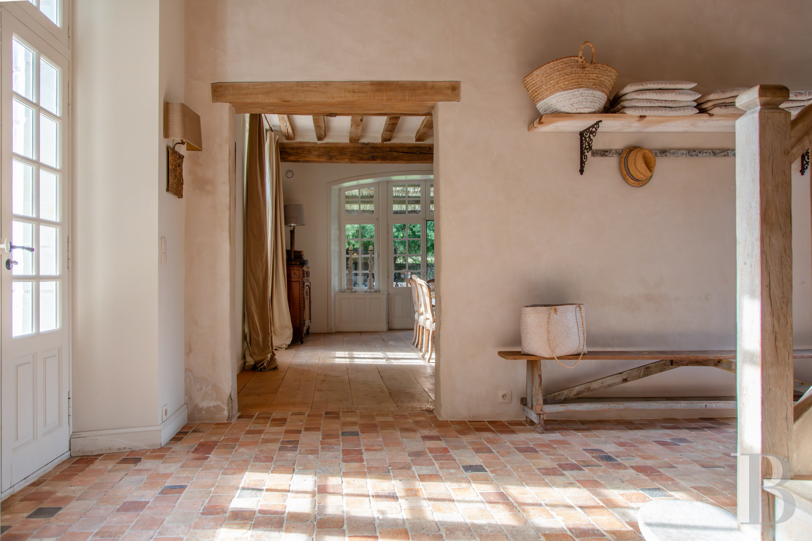 En Anjou, à l’ouest de Saumur,  un ancien presbytère du 18e siècle en bord de Loire pour de calmes séjours - photo  n°13